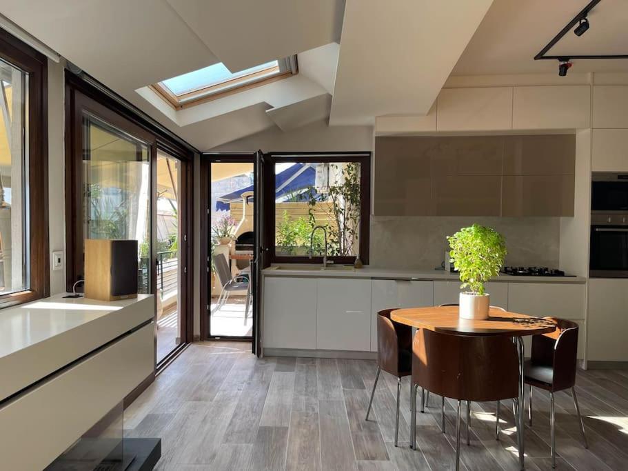 Acropolis Lux Apartment アテネ エクステリア 写真