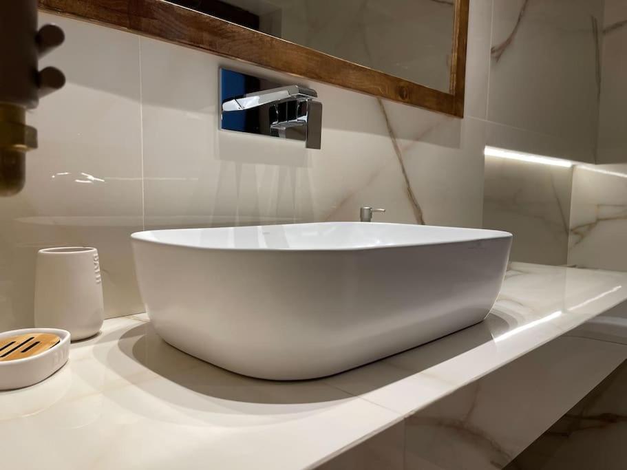 Acropolis Lux Apartment アテネ エクステリア 写真